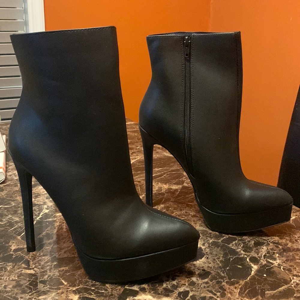 Black booties - Picture 2 of 3